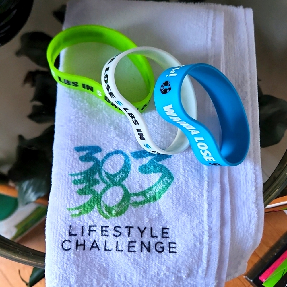 TLC TOTAL LIFE CHANGES Bundle White Gym Towel & 3 Wristbands NEW